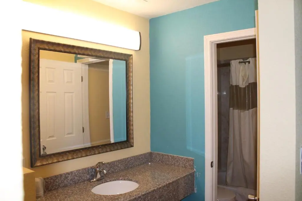 Economy Inn Express 7