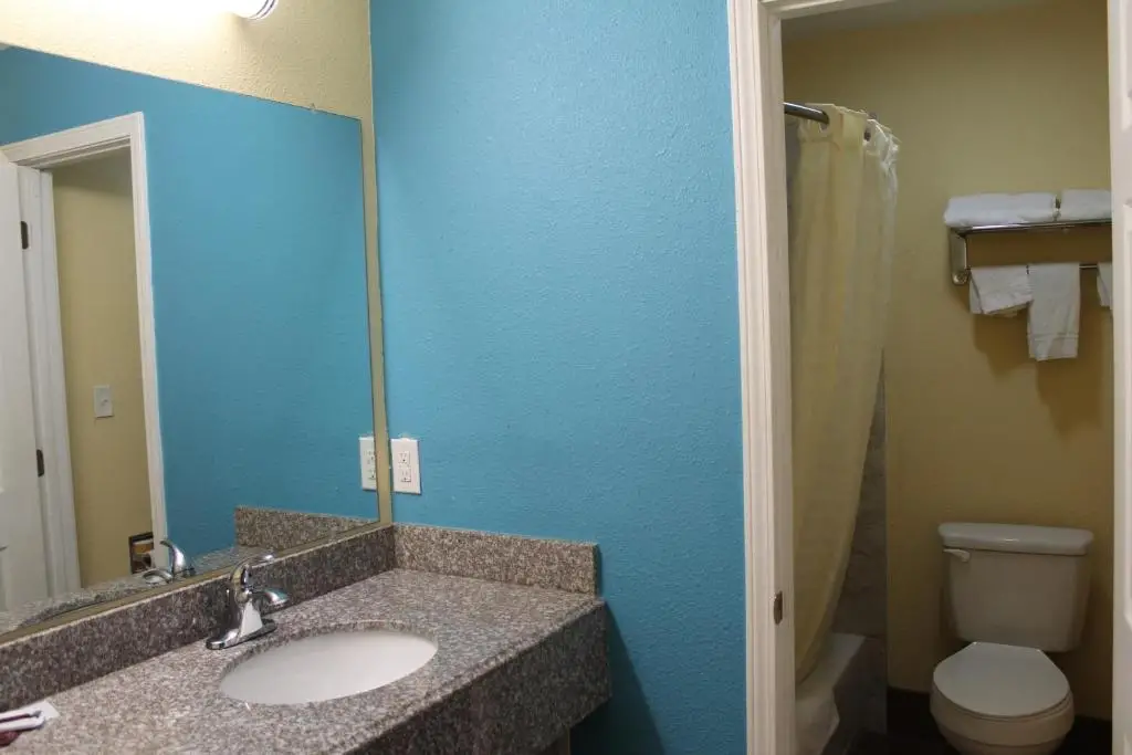 Economy Inn Express 9